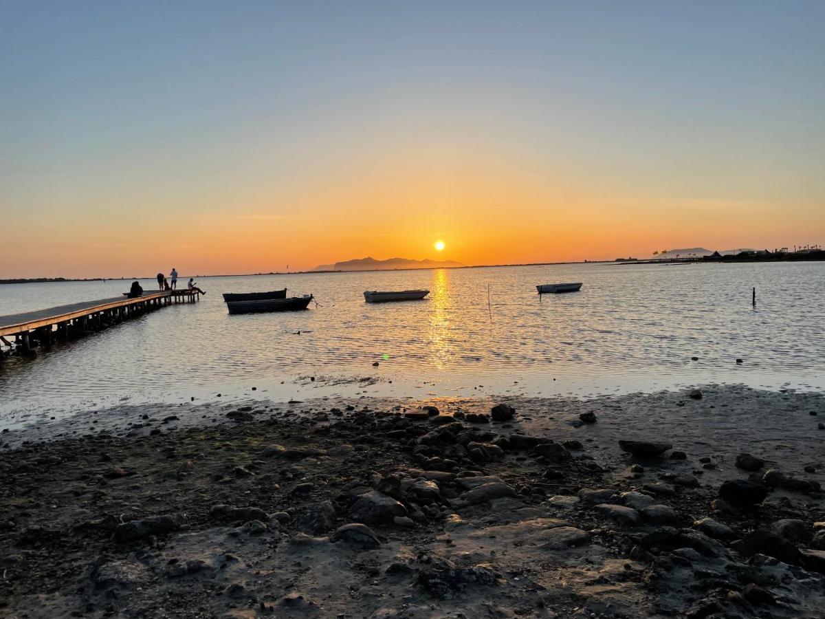 Sebastiano. Appartamento A 1,2 Km Dallo Stagnone Marsala Bagian luar foto